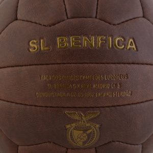 Bola SL Benfica vs Real Madrid